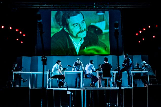 Obrazek ilustrujący tekst Komu służy teatr?