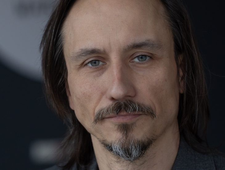 Ryby, zamek z bąbelkami i rośliny