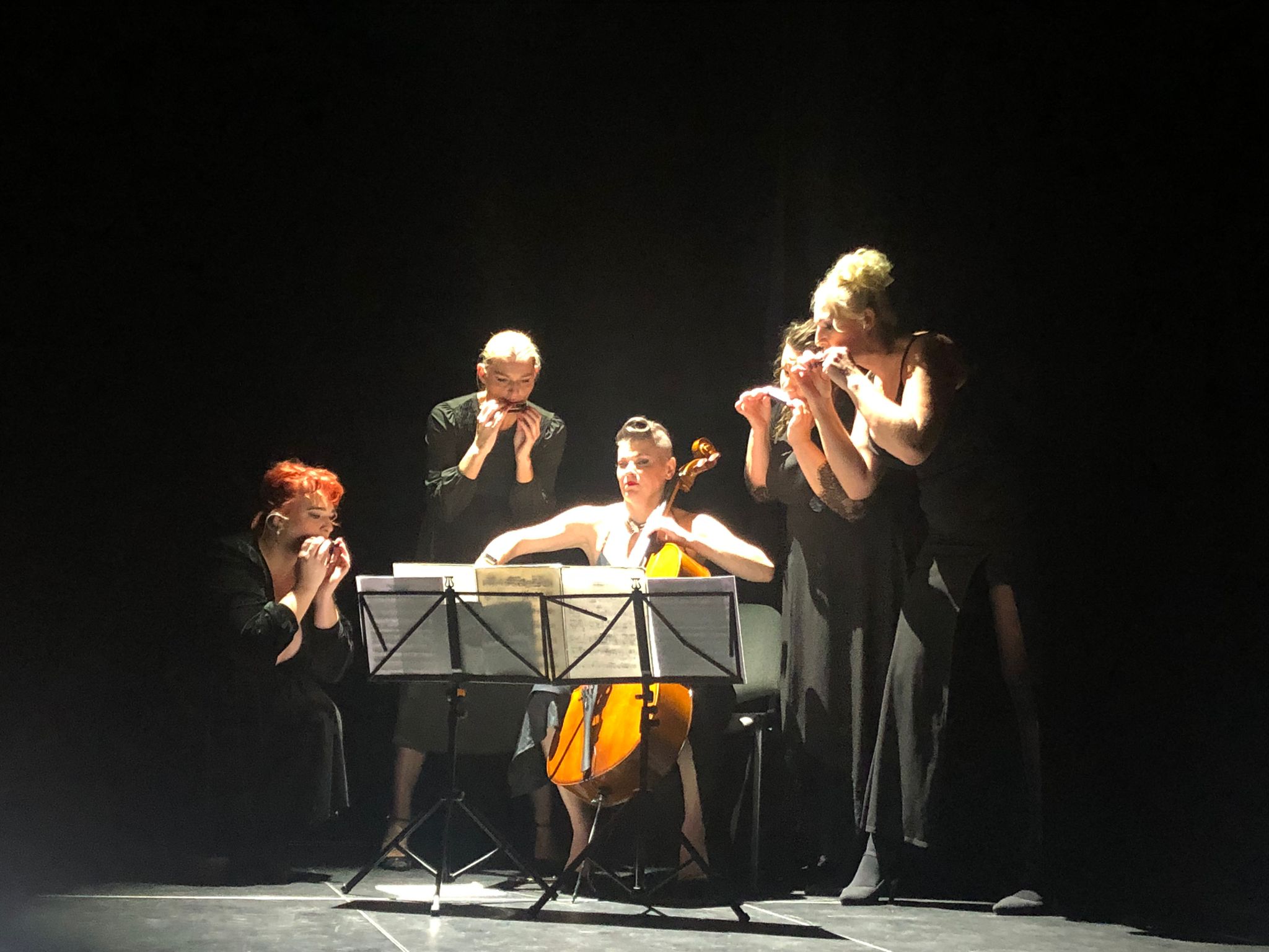 Obrazek ilustrujący tekst „Gdyby teatr nie łączył w sobie wszystkich sprzeczności świata…”